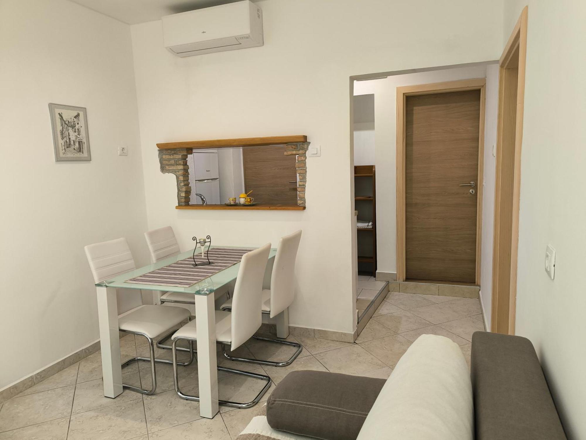 Rooms And Apartment Matika ロヴィニ エクステリア 写真